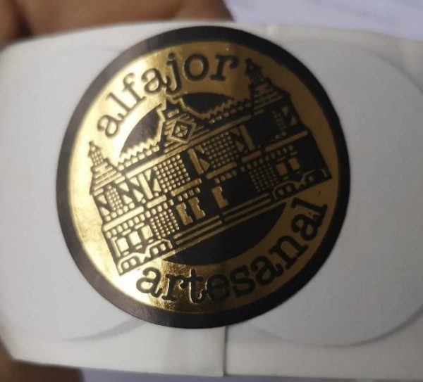 Rollo Sticker Alfajor Castillo Artesanal negro con fondo dorado